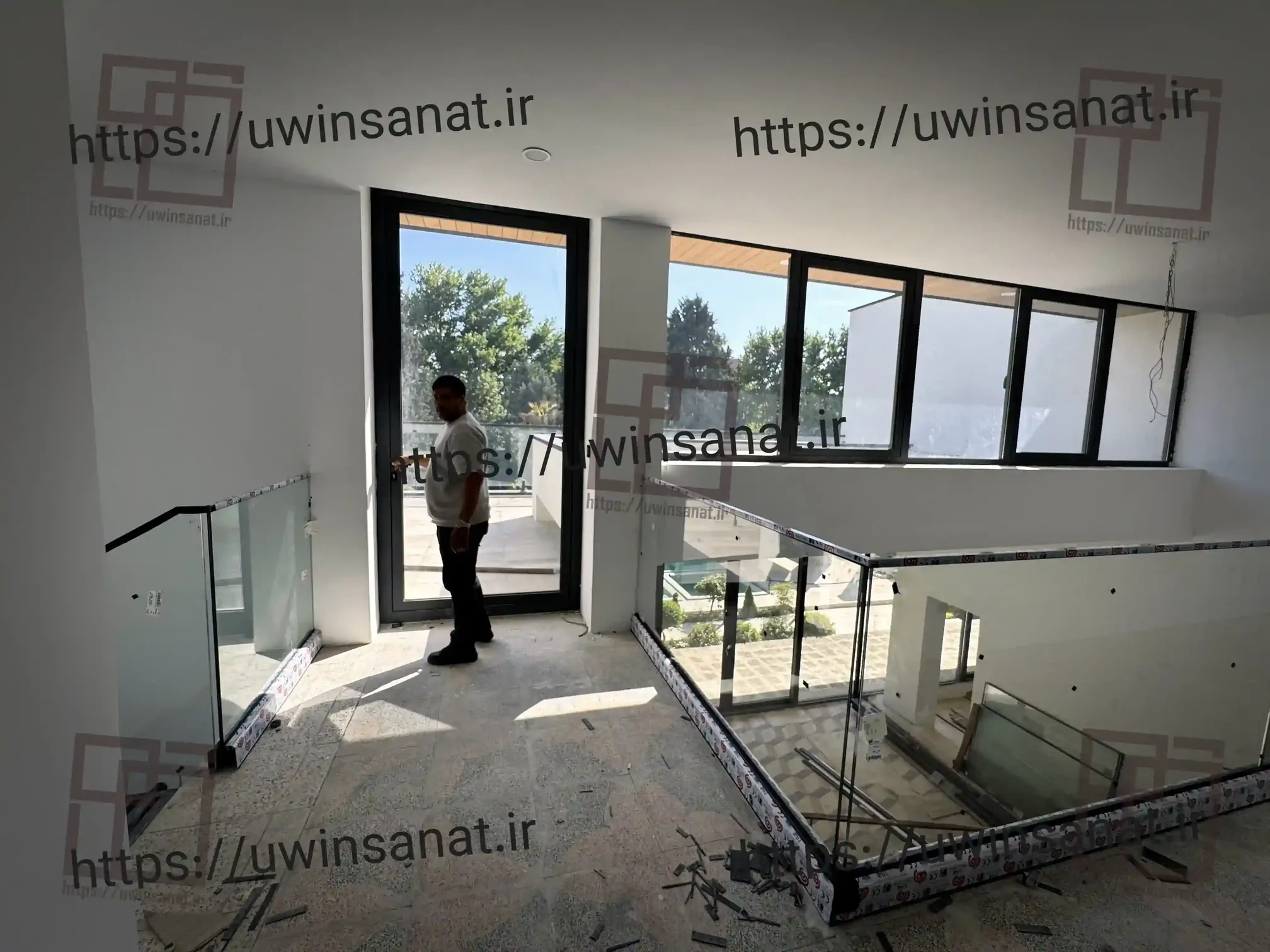 اجرای-نمای-کرتین-وال-و-سقف-اسکای-لایت-پروژه-ویلایی-لادن-16