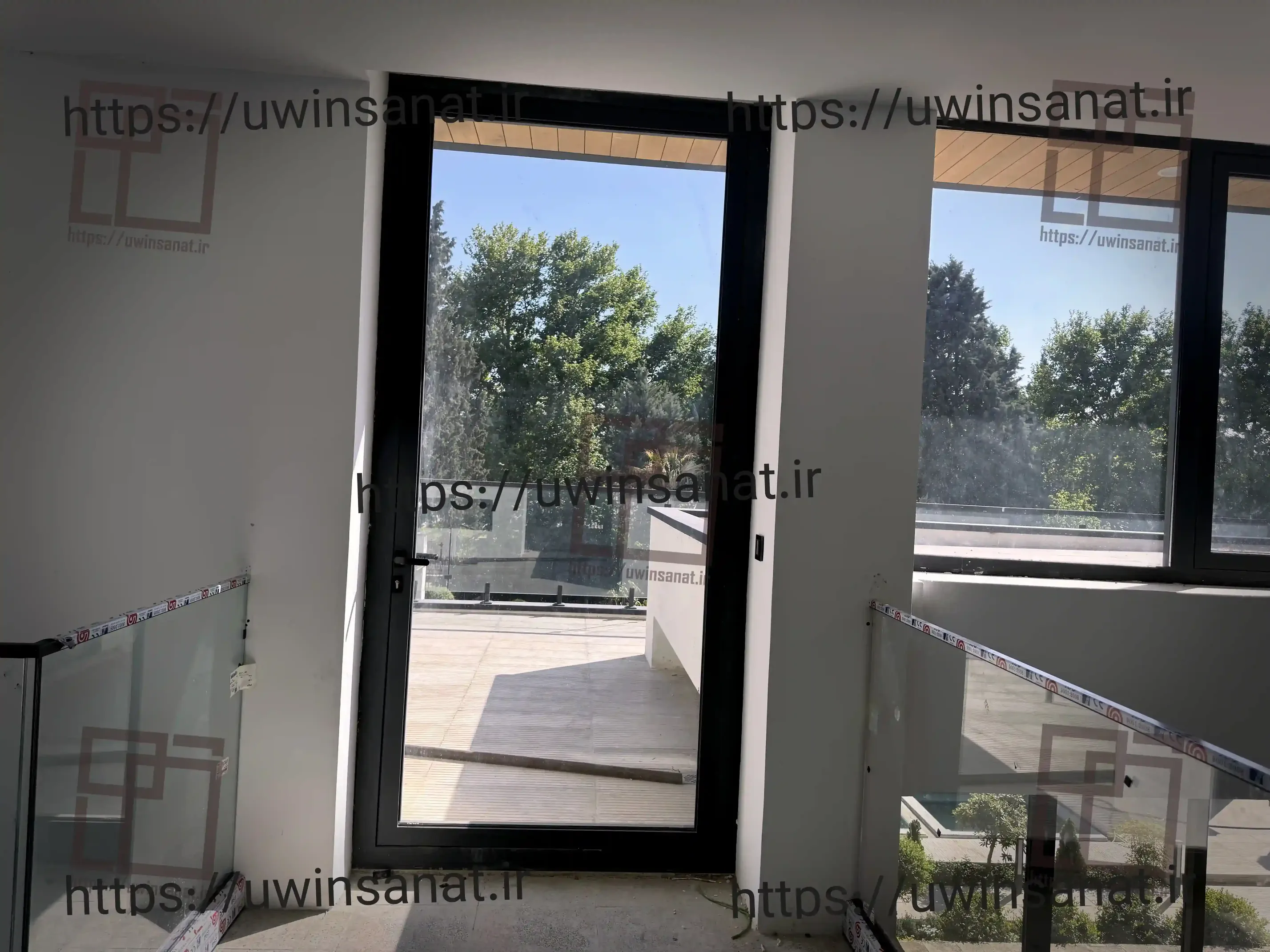 اجرای-نمای-کرتین-وال-و-سقف-اسکای-لایت-پروژه-ویلایی-لادن-17