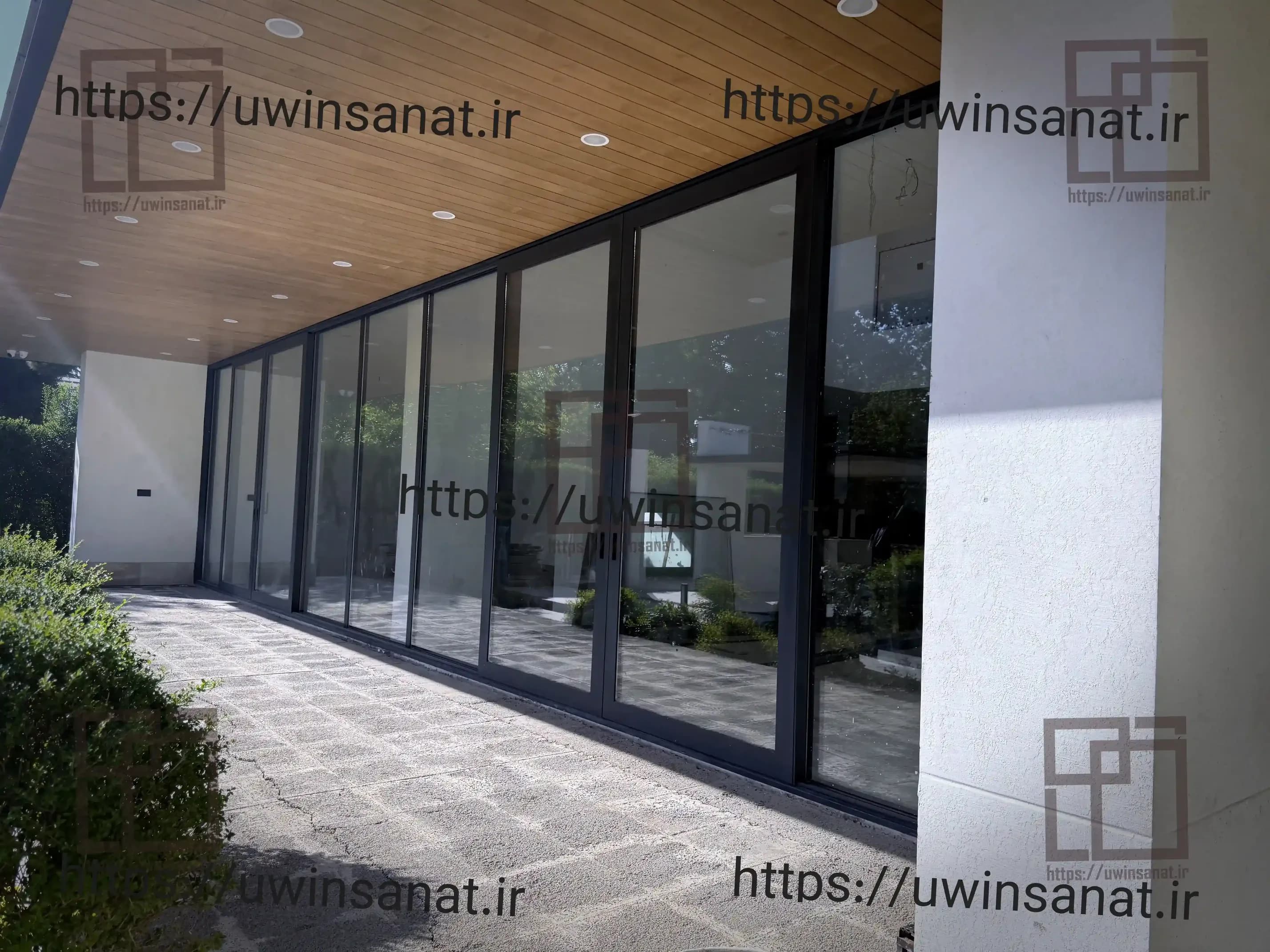 اجرای-نمای-کرتین-وال-و-سقف-اسکای-لایت-پروژه-ویلایی-لادن-1