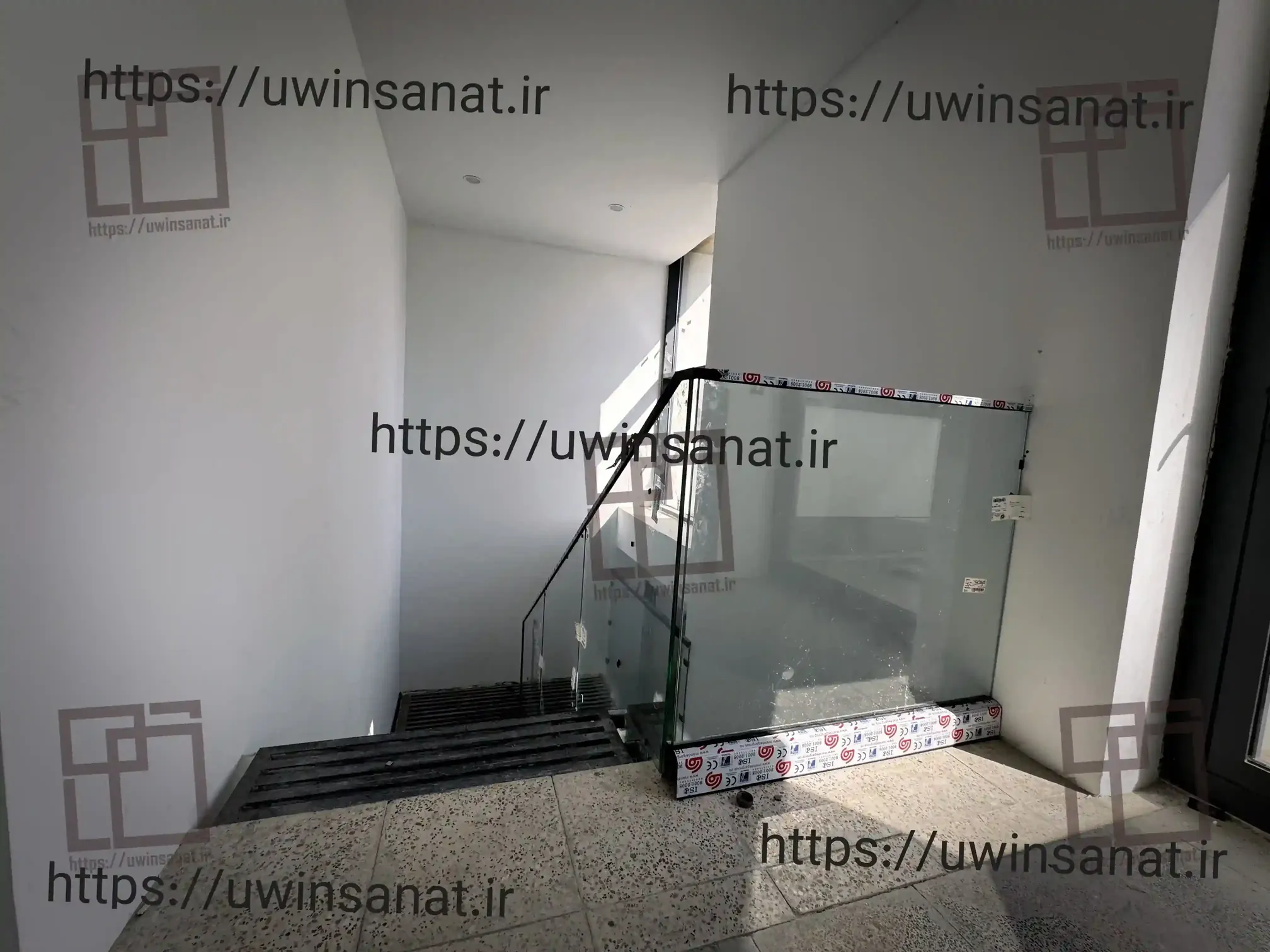 اجرای-نمای-کرتین-وال-و-سقف-اسکای-لایت-پروژه-ویلایی-لادن-23