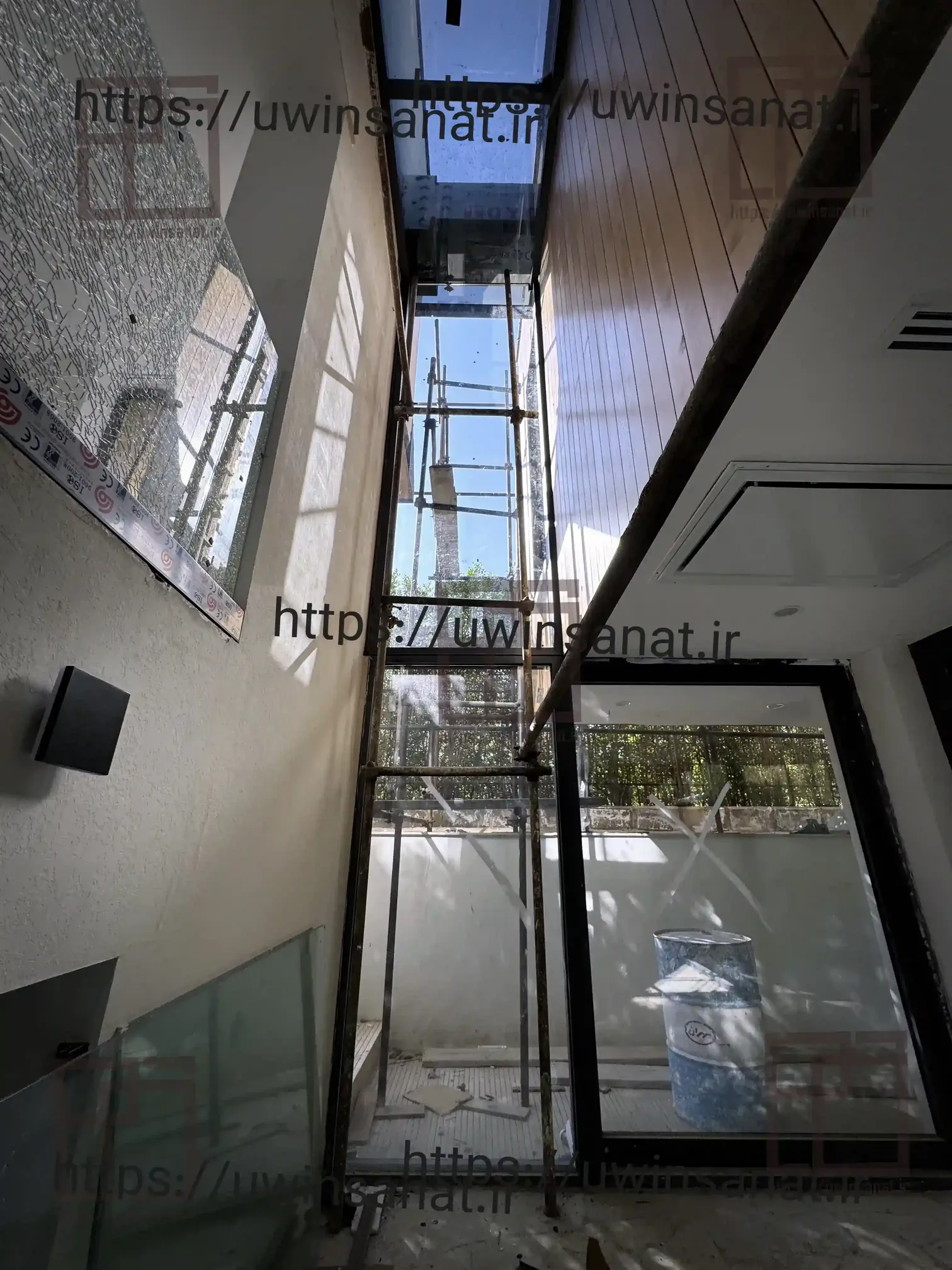 اجرای-نمای-کرتین-وال-و-سقف-اسکای-لایت-پروژه-ویلایی-لادن-32